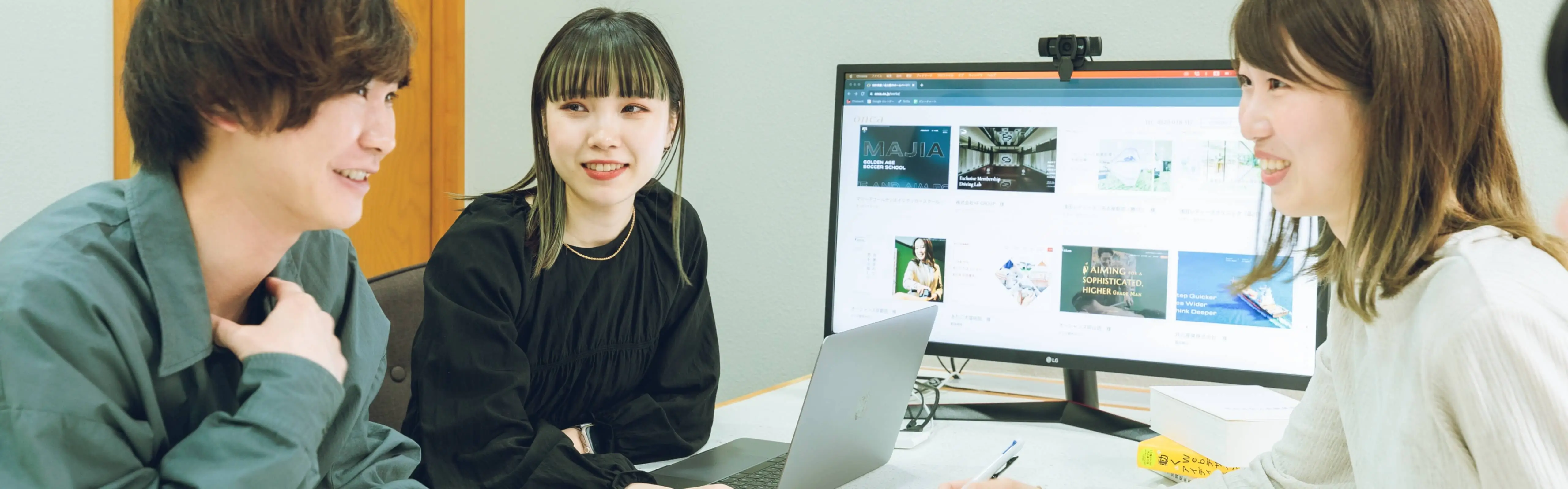 ユーザーがホームページのどこに興味を持っているのかを把握して改善に繋げることが大切です。